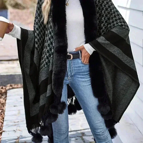 Black Preppy Womens Houndstooth Pattern Pom Pom Decor Fringe Hem Cape Cardigan - Picture 4 of 5